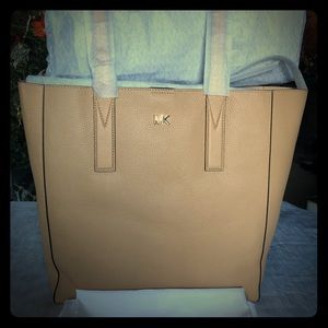 JUNIE LARGE TOTE LEATHER BUTTERNUT BAG